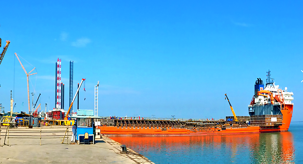 Sea Water Extraction in Vung Tau, Vietnam Sea Water Extraction in Vung Tau, Vietnam